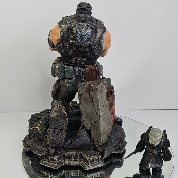Triforce Gears of War 3 Collector Edition Marcus Fenix Statue No Gun Some Damage - Picture 6 of 16